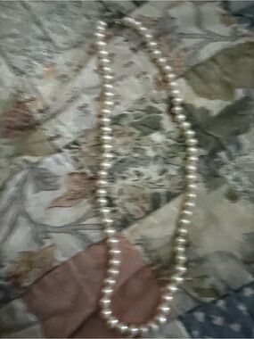 Classic Pearl Necklace in White - Elegant Women's Jewelry